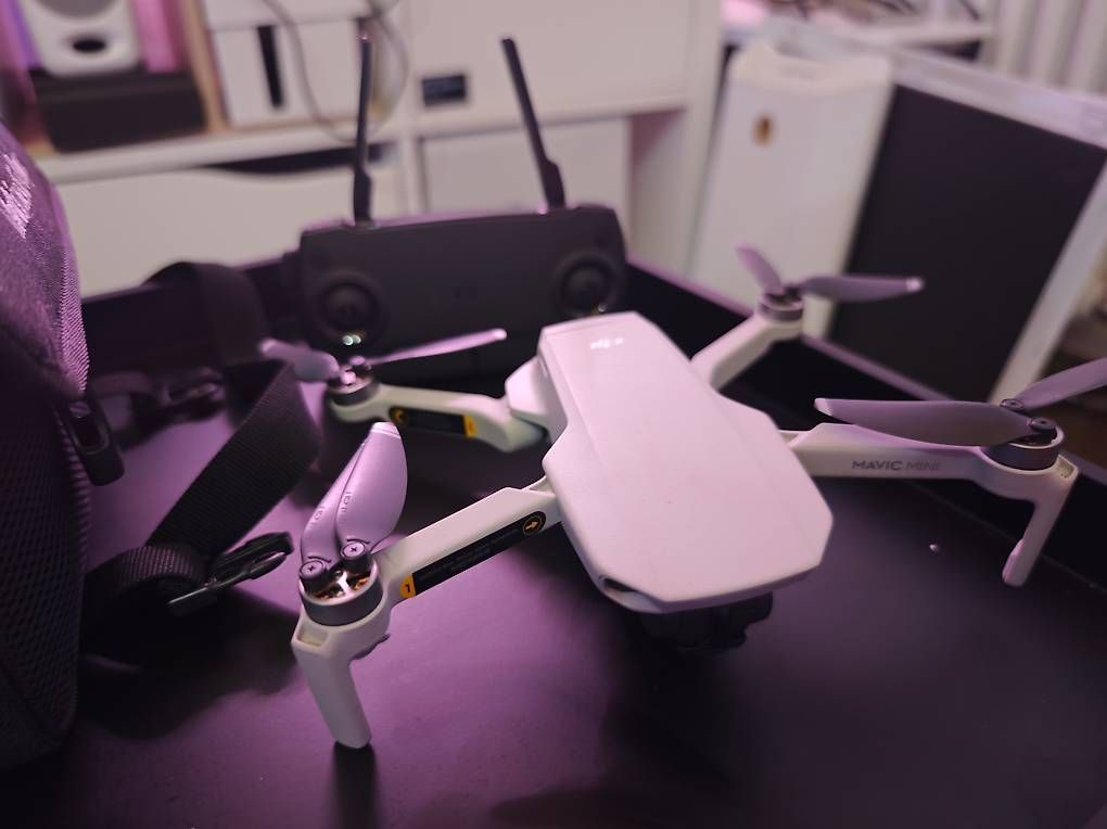 Akkus, Ladegeräte & Netzgeräte: DJI Mavic Mini Drone + extra Battery  – Gebraucht aus Bogno von abstractcloud 3