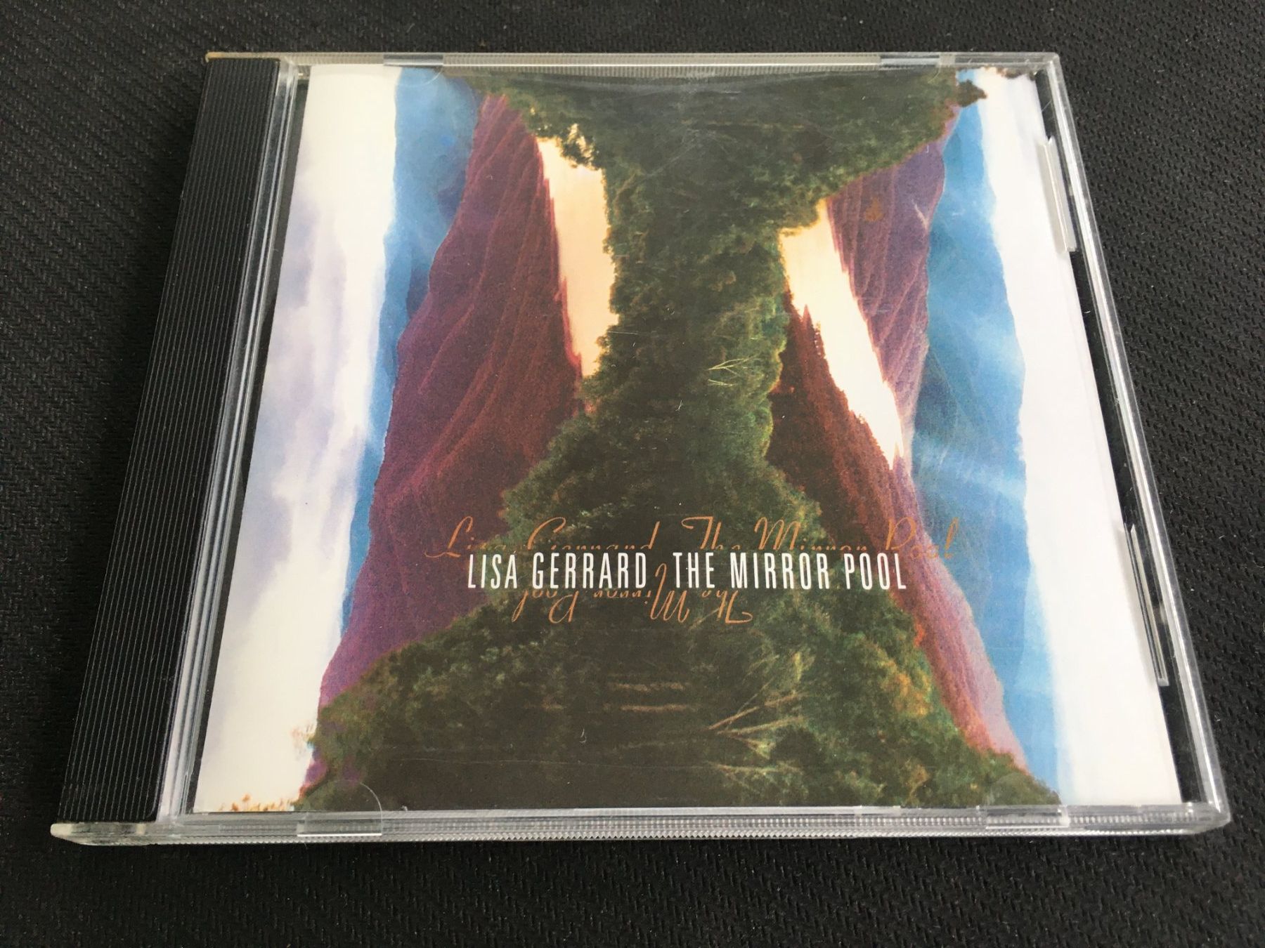 CD: Lisa Gerhard - The Mirror Pool -CD- – Usato da St.Gallen venduto da MedienJoe