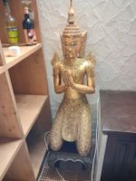 Asiatische Statue Praying Goldfarben Dekoration Buddha
46