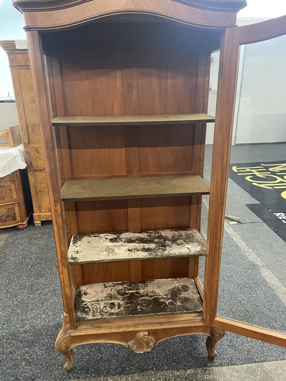 Vitrines: Antiker Vitrinenschrank Jugendstil Nussbaum massiv Verglasun – D'occasion à Volketswil par Edwiga01 3