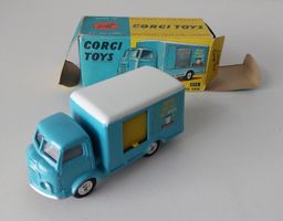 Corgi Toys 435 Karrier "Bantam" Dairy Produce Original Box