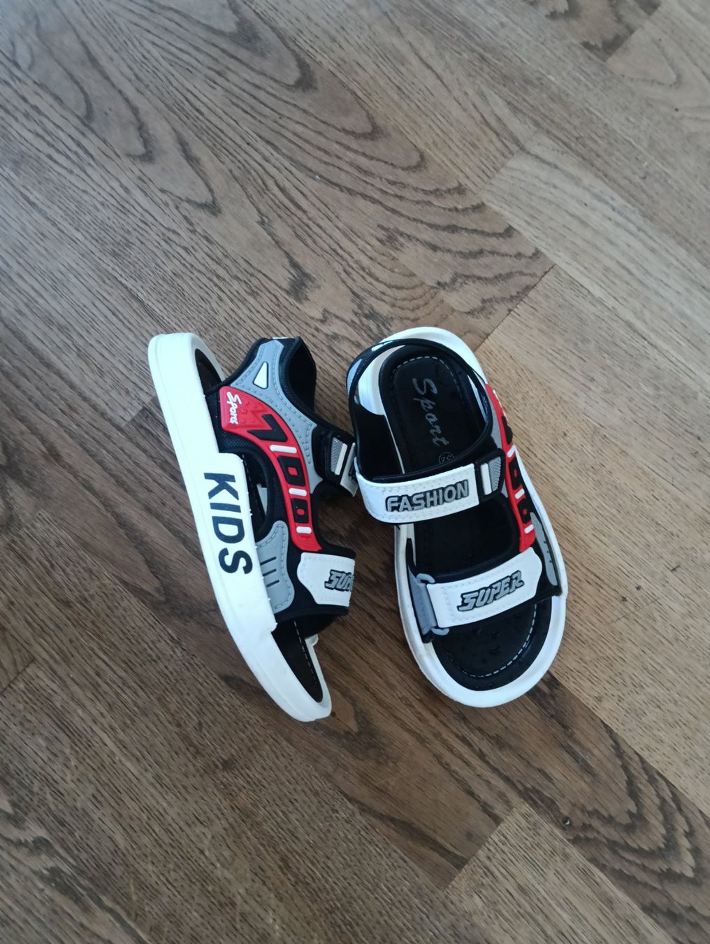 Scarpe per ragazzi: Sandalen Gr. 32... – Usato da Uetendorf venduto da Koh0 1
