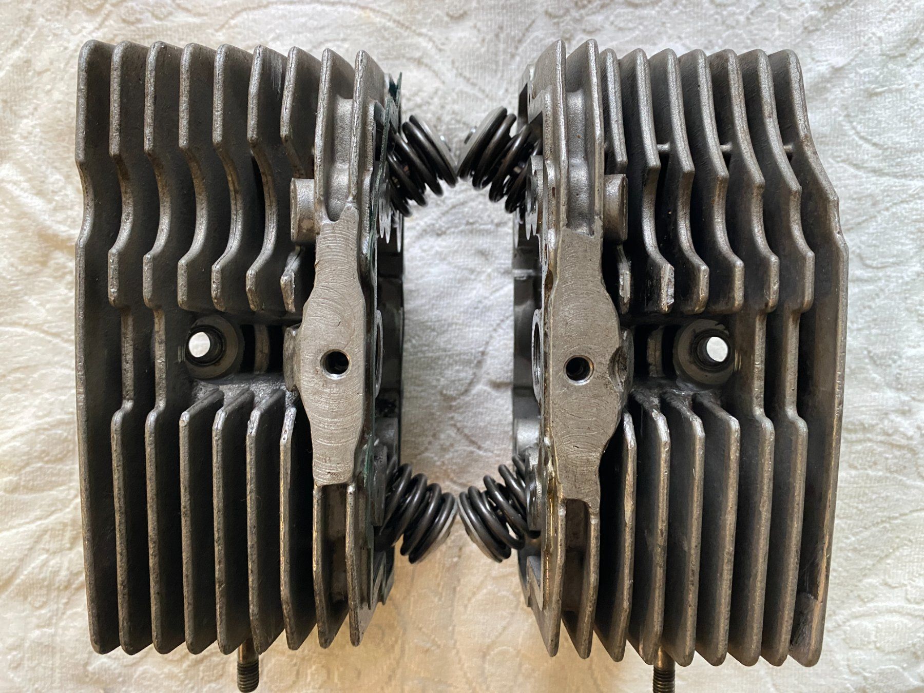 Moto Guzzi Tutti i ricambio per moto: Paire de culasses Motoguzzi gros modèles – Usato da Meinier venduto da tomdom65 2