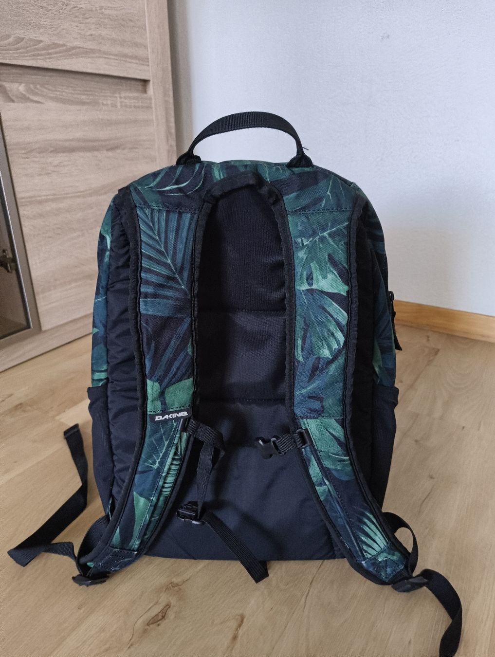 Dakine Rucksäcke: Dakinie Rucksack mit Laufschuhen Gr. 39 – Gebraucht aus Oberdiessbach von verkaufbar 2
