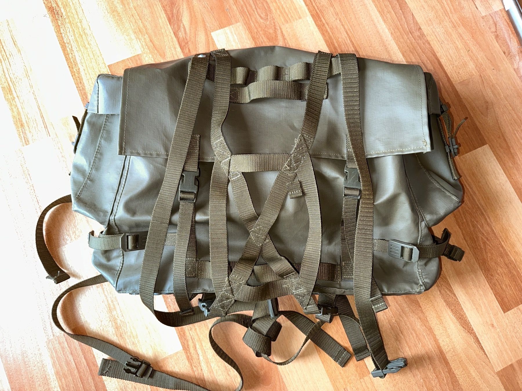 Schweizer Armee Rucksäcke: Schweizer Armee GT Rucksack Militär #2 – Gebraucht aus Wald AR von sar_x867