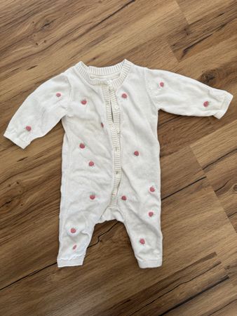 H&M Baby Strampler Grösse 56 Erdbeere