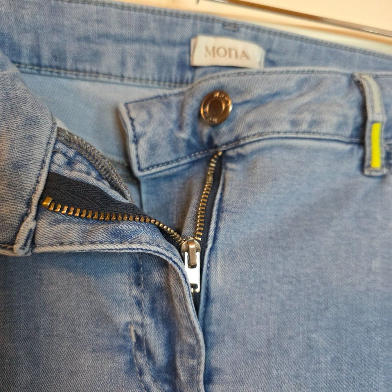 Jeans: MONA Damen Jeans Gr. 42 Hellblau Stretch Schlitz Bein – Usato da Wald ZH venduto da CapLux 3
