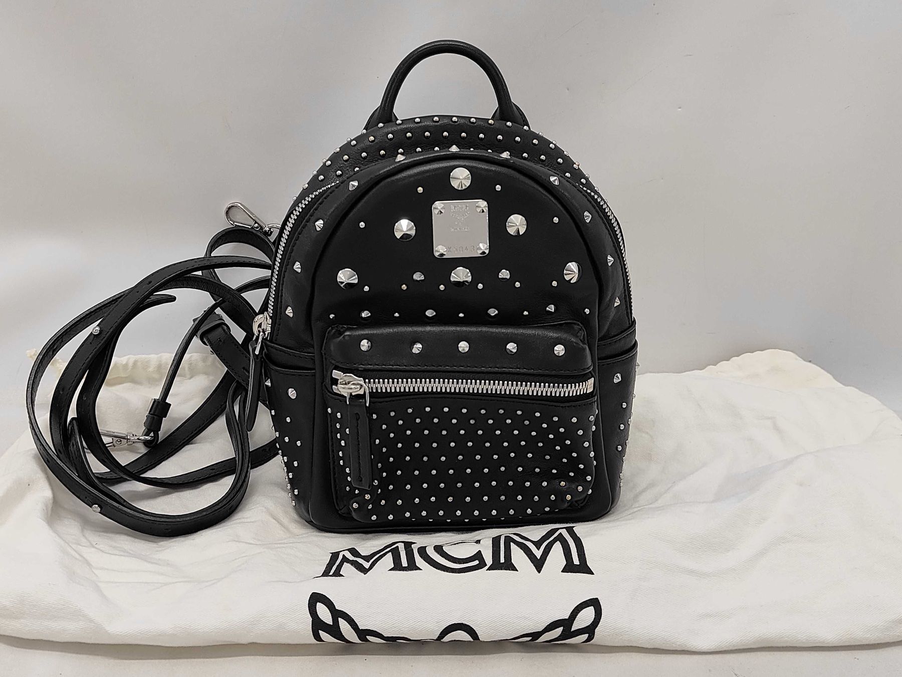 Mcm Zaini: MCM Black Leather Mini Studded Stark-Bebe Boo Backpack – Usato da St. Gallen venduto da Love_Luxury