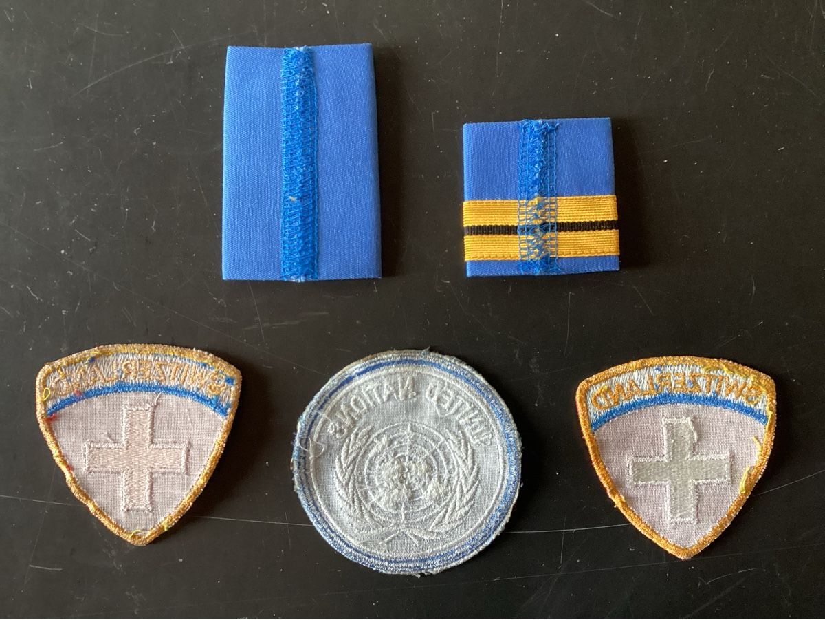 Schweizer Armee Plaketten & Abzeichen: UN Abzeichen – Gebraucht aus niederurnen von Hagugelmann 1