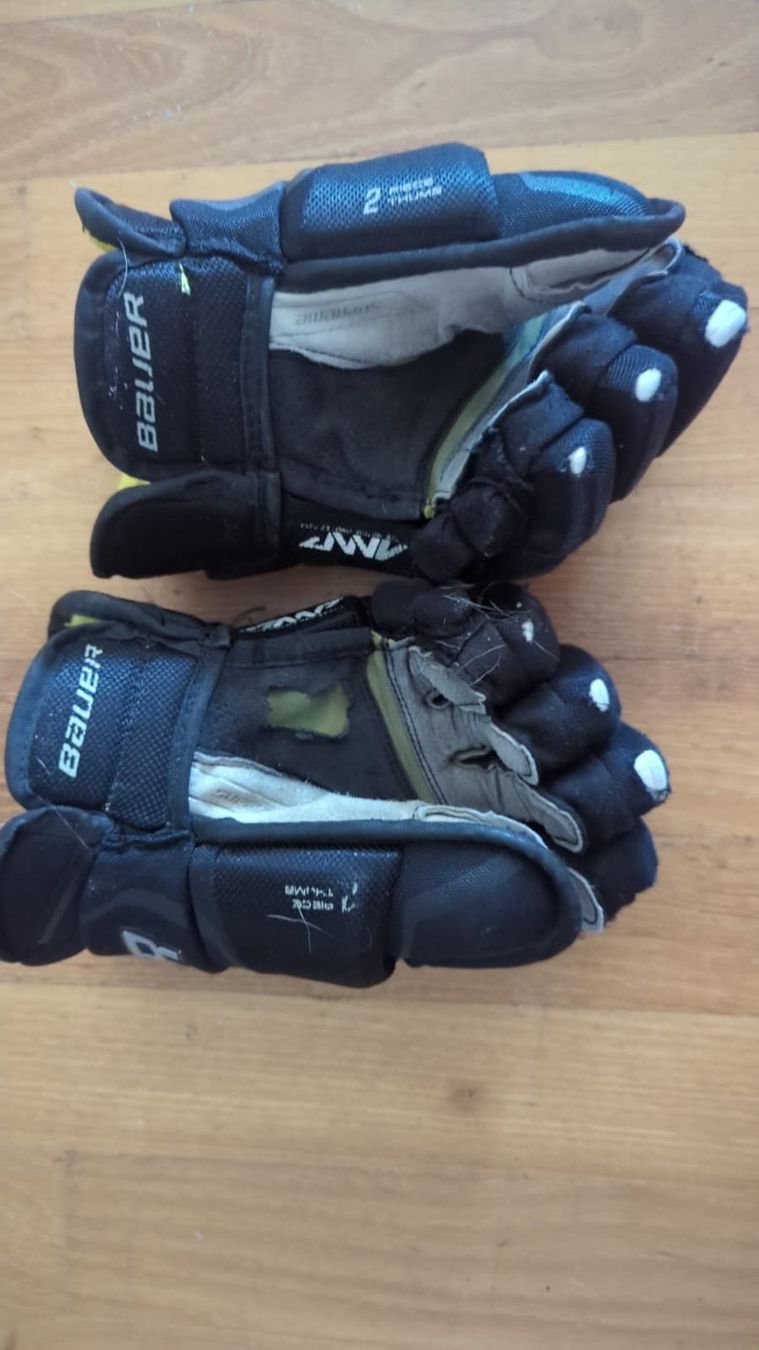 Bauer Eishockey Handschuhe, Grsse 12", Ideal fr den Win... (Gebraucht) in  Zrich fr CHF 30  nur Abholung auf Ricardo kaufen
