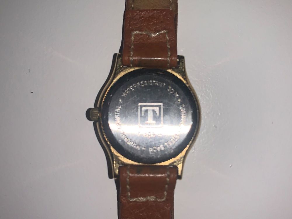 Tissot F 304 A Damenuhr Kaufen auf Ricardo