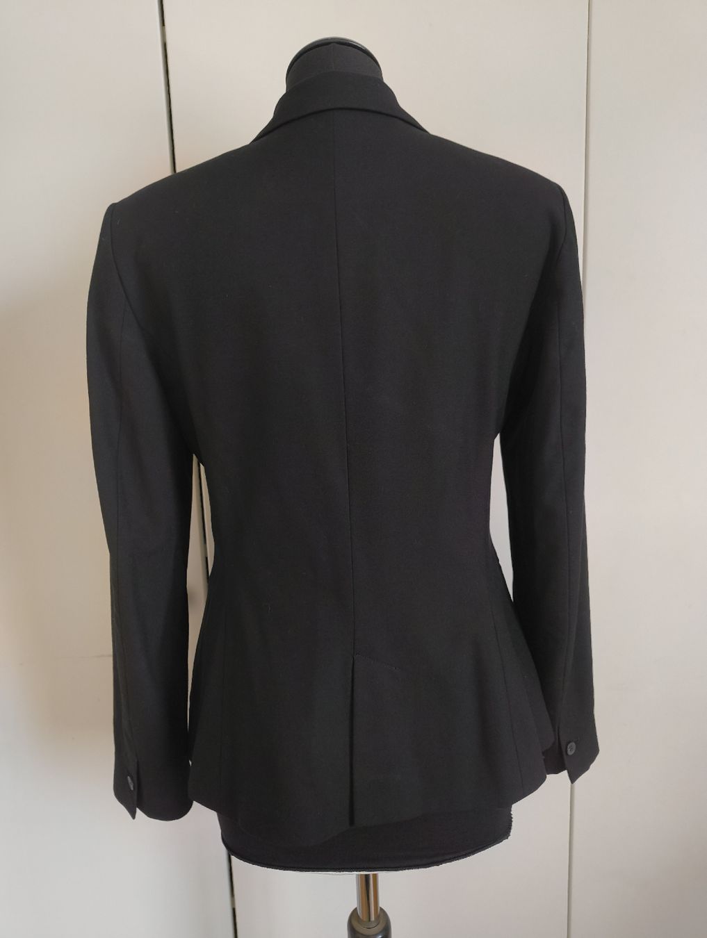 Zara Completi & Tailleur: 2 Zara BlazerGr. 38 Schwarz und Grau – Usato da Uitikon Waldegg venduto da PJLS1 2