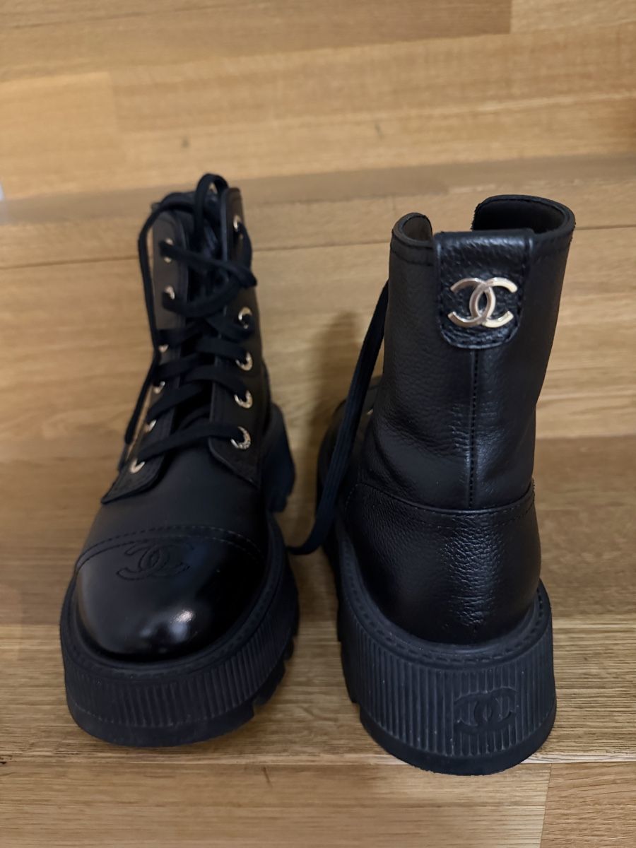 Chanel Scarpe da donna: Boots Chanel – Nuovo (secondo la descrizione) da Hünenberg venduto da Fjackie 1