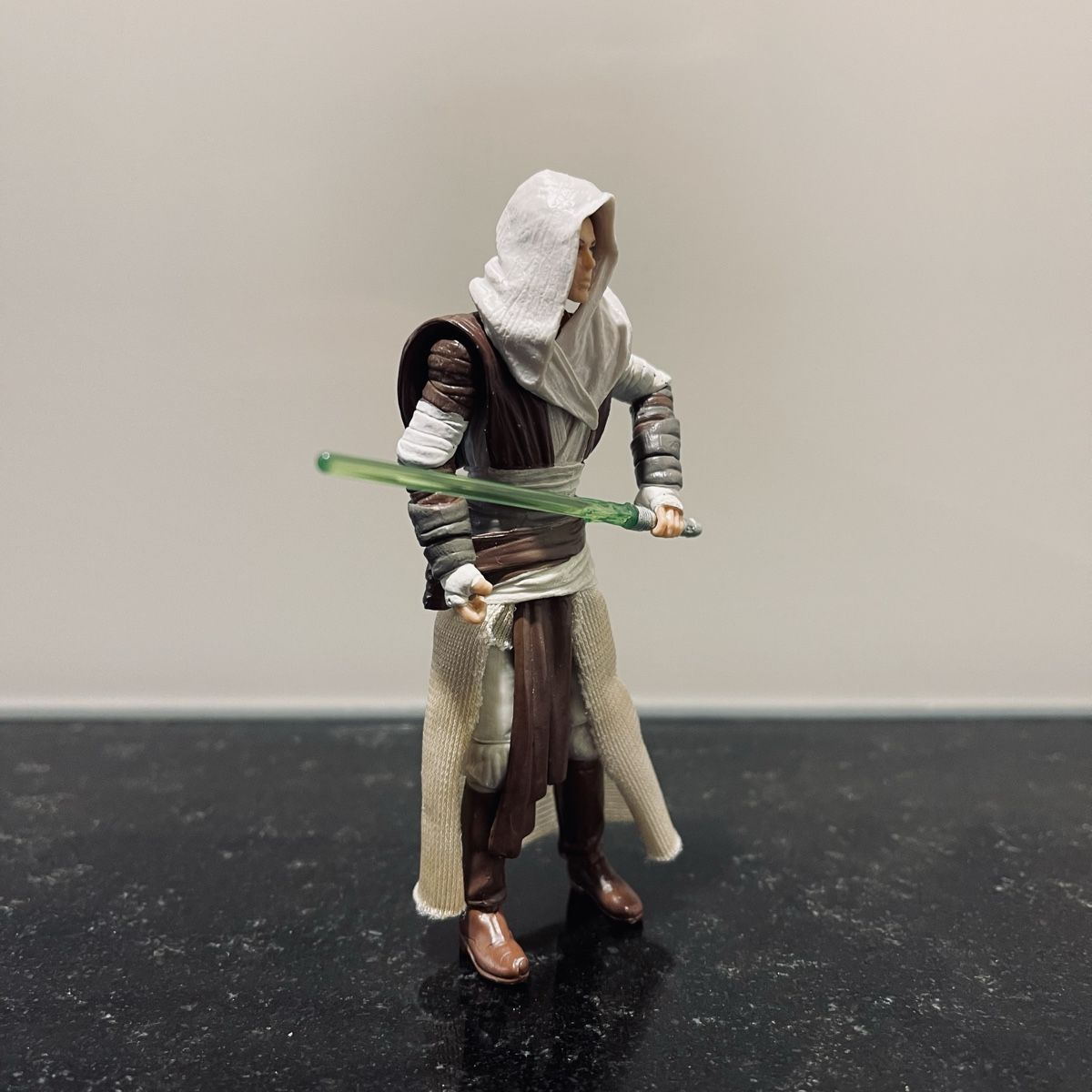 Star Wars Statuette: Hasbro Star Wars Galen Marek Jedi Knight – Usato da Reinach BL venduto da Graphix 2