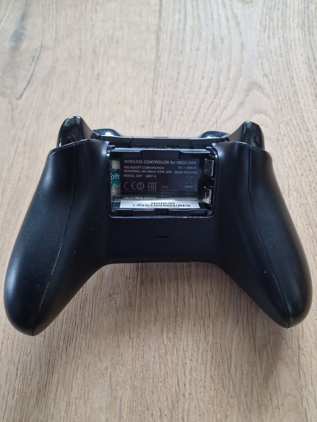 Controller: Xbox One X/S Controller kabellos Ohne Batteriedeckel – Usato da Fahrwangen venduto da luk_bhw7 1