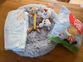 Hunde Körbchen und Spielzeug