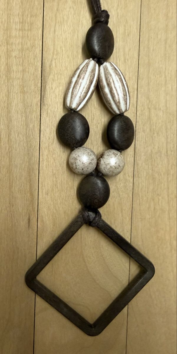 Catenine: Kette mit Anhänger, Holz – Nuovo (secondo la descrizione) da Lyss venduto da Sibella56