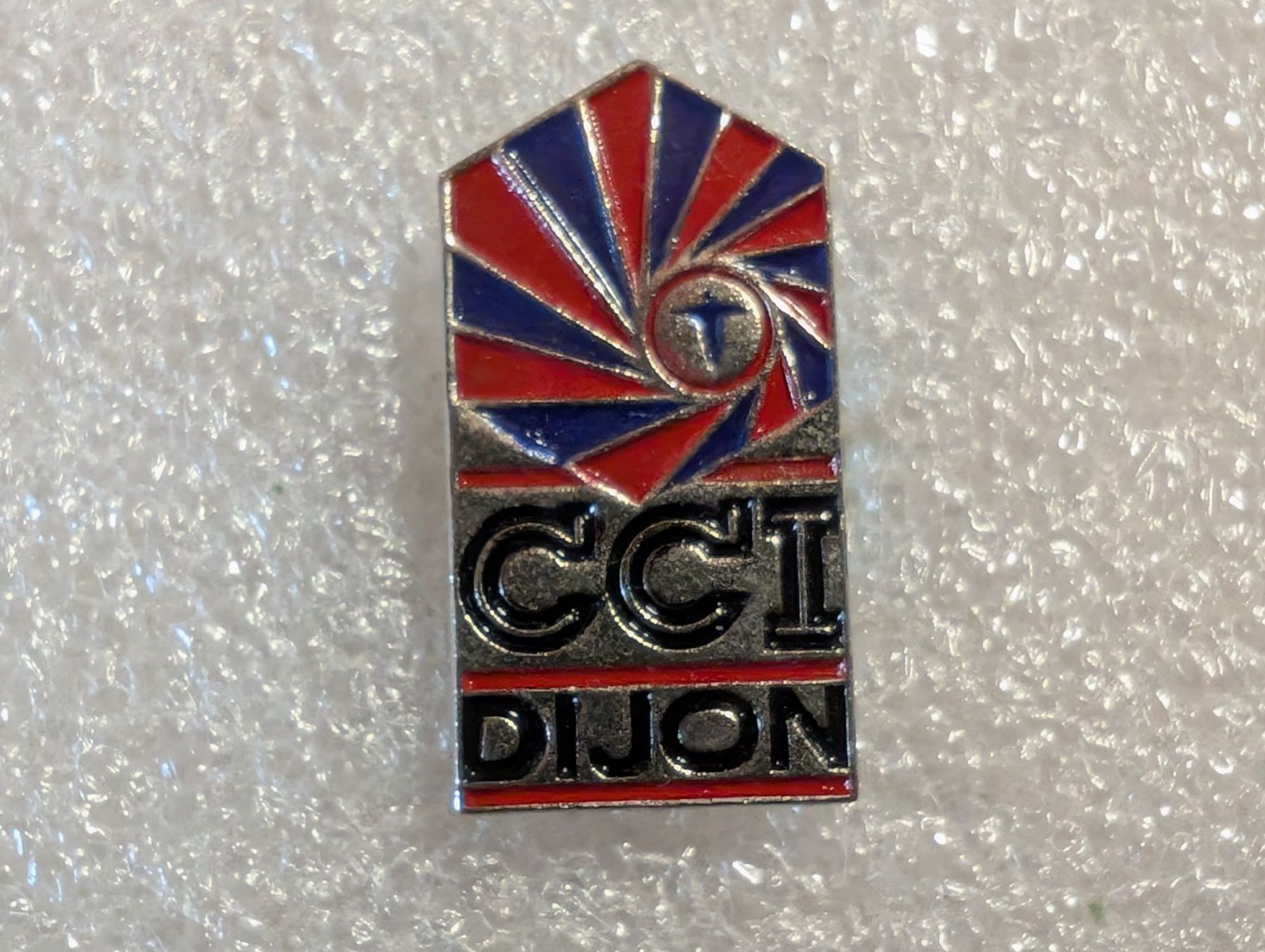 Placchette & Badge: Ansteckpin 280: CCI Dijon – Usato da Oppligen venduto da Pin-Fall-Shop