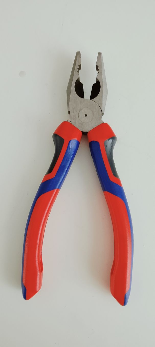 Knipex Tous les outils: neue knipex Flachzange  – Neuf (Voir description) à Biel/Bienne par Vintage-timearts 1