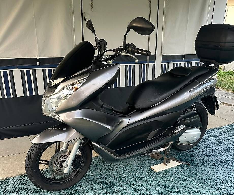 Scooters: Top Honda Scooter PCX 125 – D'occasion à Monteggio par pauwin 2
