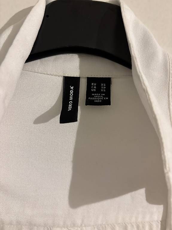 Vero Moda Camicette: Bluse / Hemd weiss – Usato da Basel venduto da rebecca_b 1