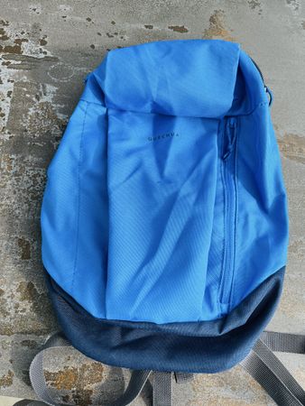 QUECHUA kleiner Rucksack blau - Top Zustand!