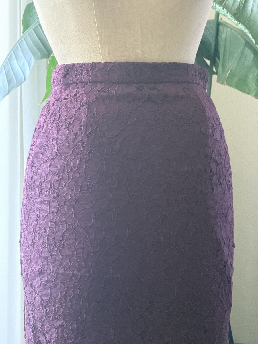 Gonne: Elegant Plum Lace Skirt  – Usato da Bouveret venduto da dou_g8q7 2