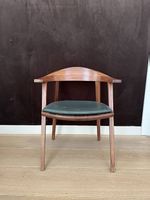 2x BassamFellows Mantis Chair, Nussbaum, mit Lederkissen