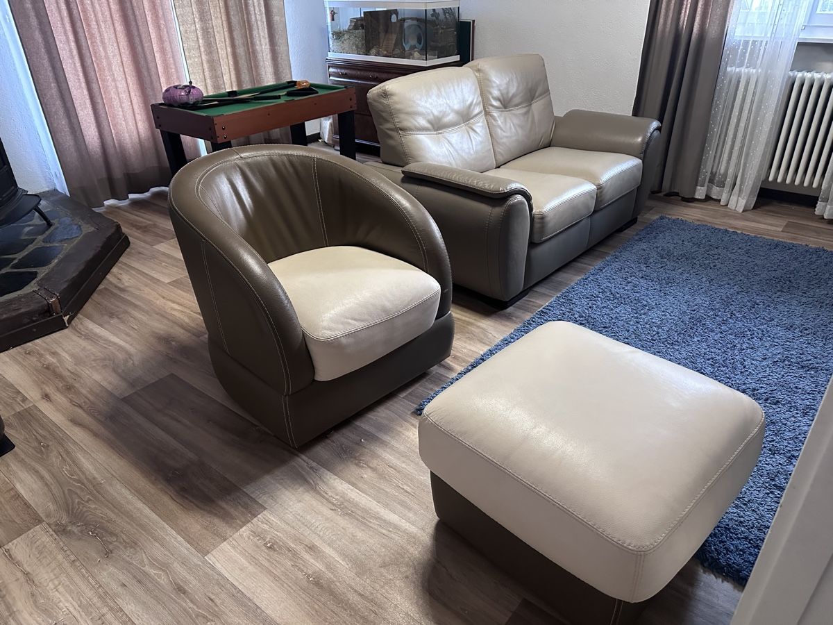 Divani: Set canapé cuir véritable – Nuovo (secondo la descrizione) da Massongex venduto da SwissDistributor
