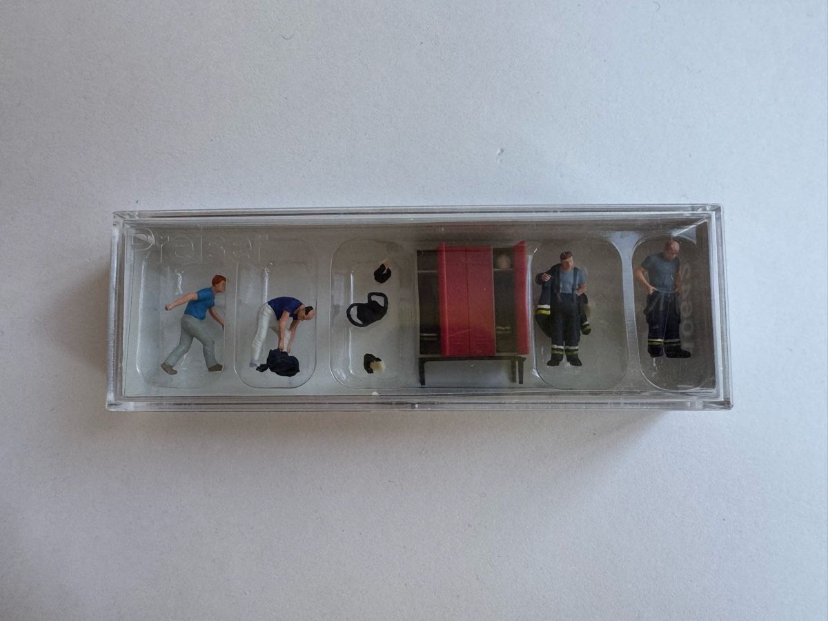 Modellbausätze & Standmodelle: Modellautos und Preiser-Figuren Konvolut – Gebraucht aus Zürich von Maxim0357 1