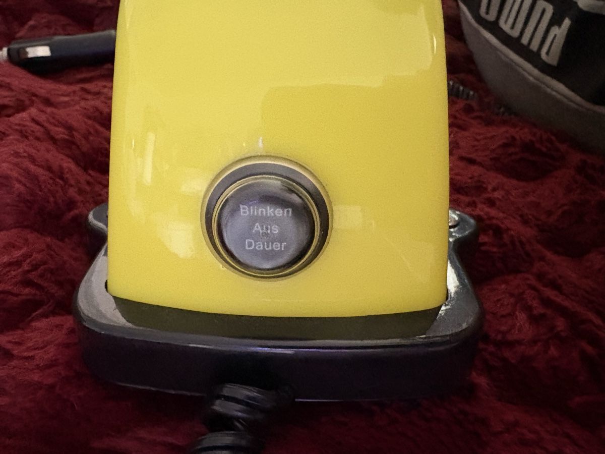 Lampen: Feuerwehr im Einsatz: Gelbe Blitzleuchte, 12V, – Neu (gemäss Beschreibung) aus Schattdorf von roman42. 4