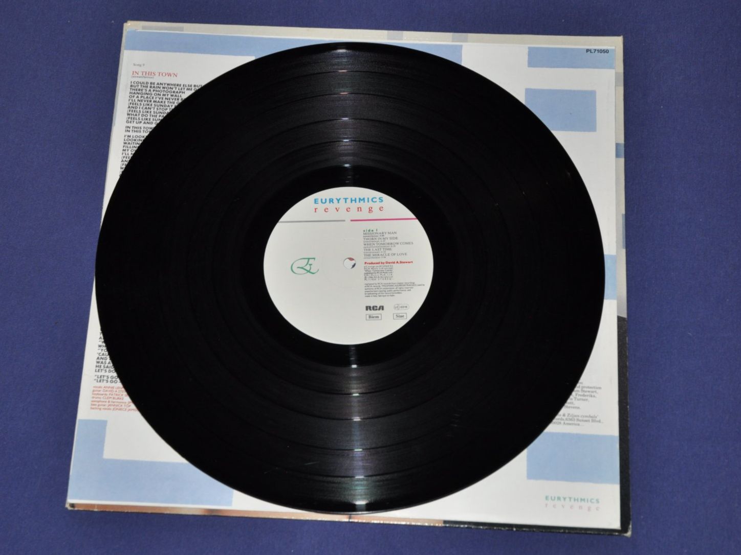Vinyles: LP Eurythmics - Revenge – D'occasion à Boll par Theodora15 4
