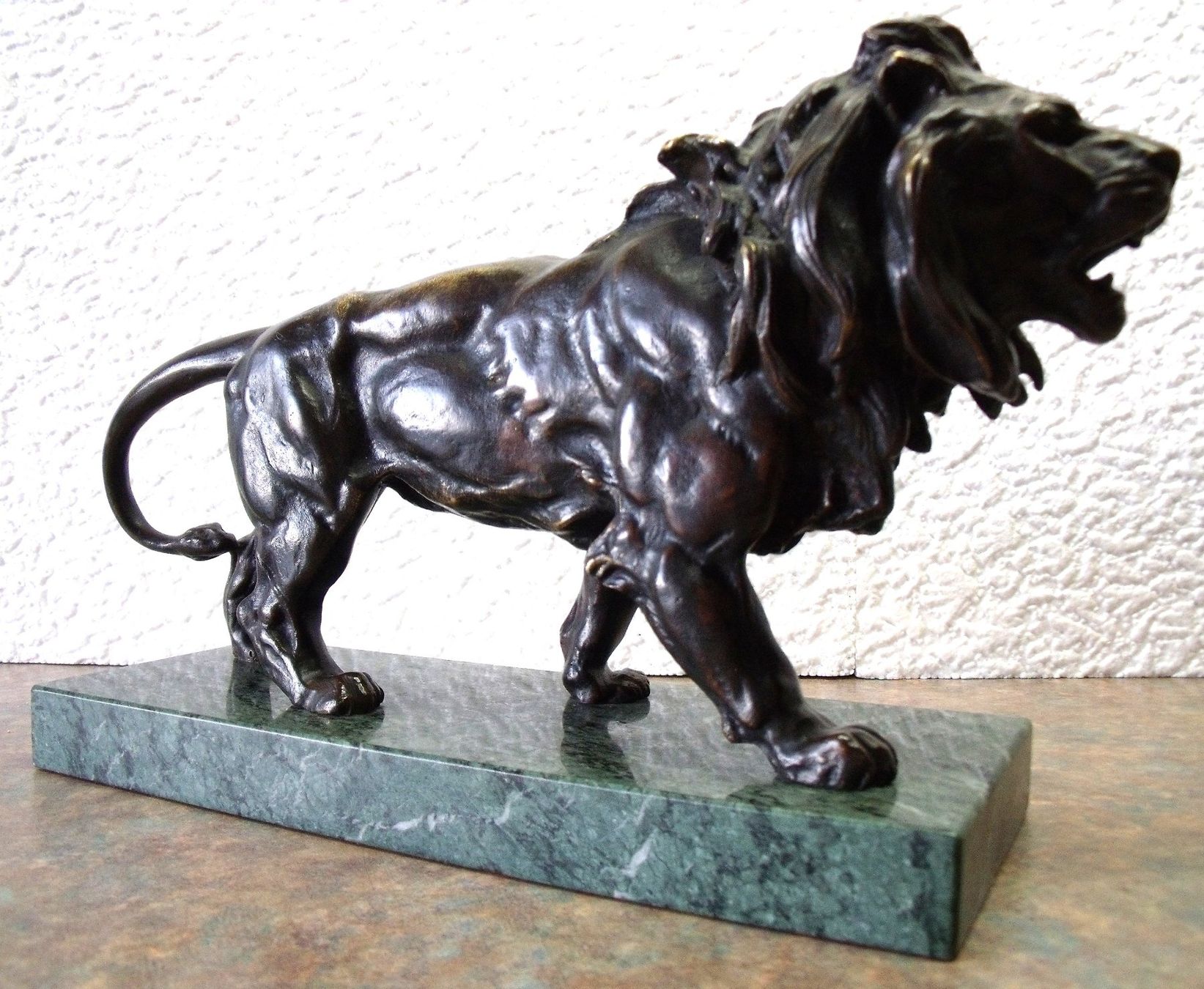 Statuette: BRONZE LÖWE GEPUNZT "MARTIN" – Usato da Neuenegg venduto da Holzli2 5