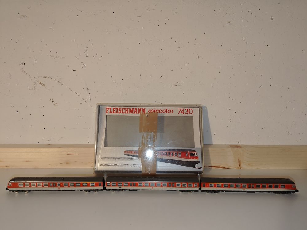 Aiguillage électrique Fleischmann Picolo 9167 – Voie N 1/160 Décalée Droite