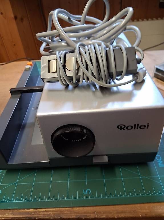 Videoprojektoren: Dia Projektor "Rollei" mit Fernbedienung – Gebraucht aus Brunnadern von Hant1306