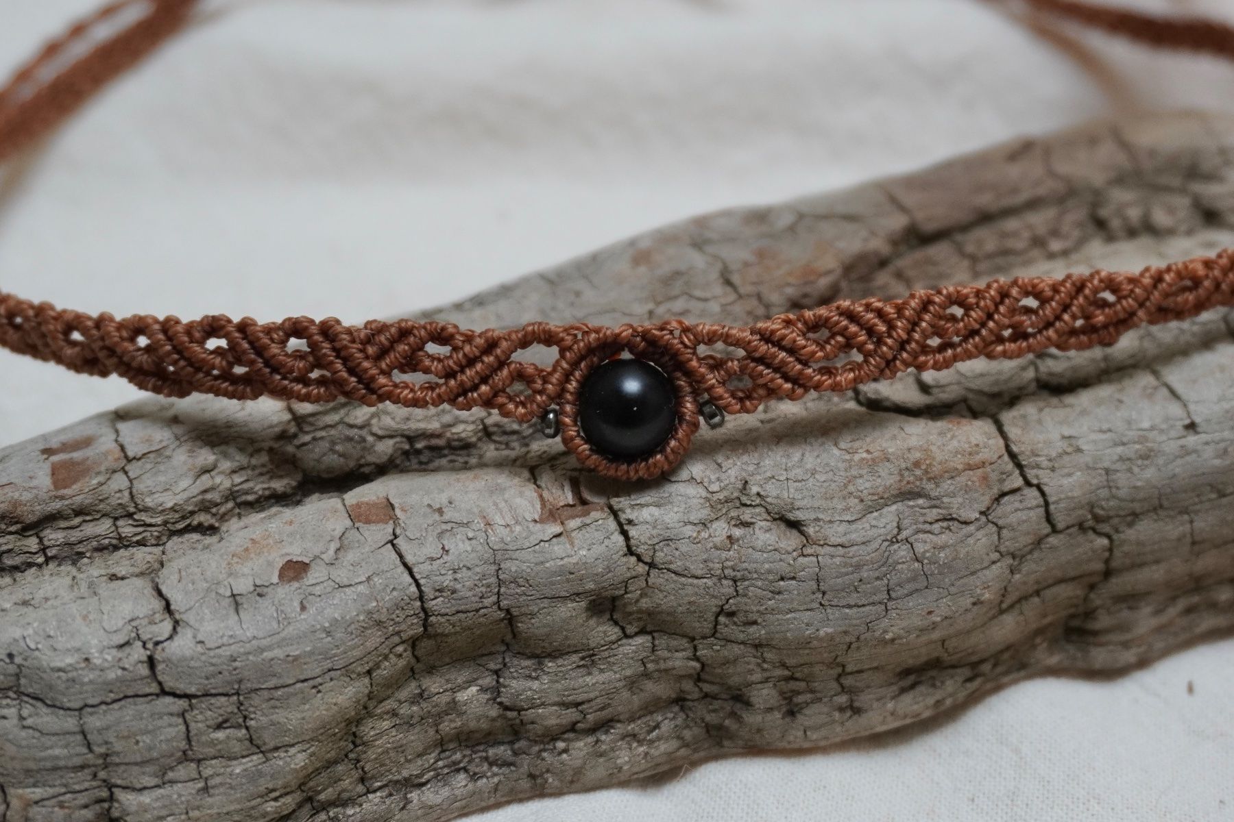 Catenine: fluctus - Makramee Choker-Halskette - Personalisierbar – Nuovo (secondo la descrizione) da Heerbrugg venduto da R.St27 1