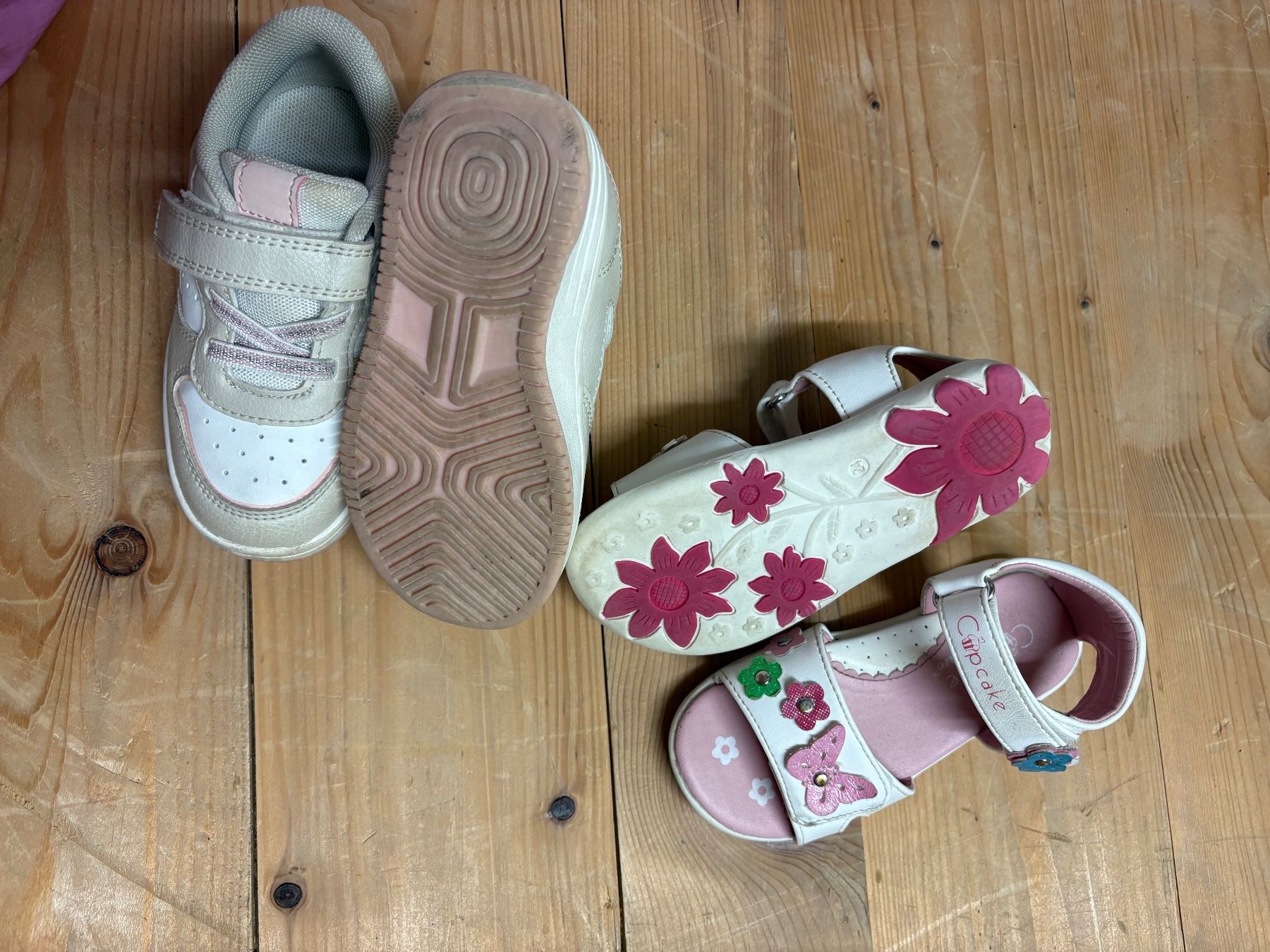 Chaussures filles: Mädchen Turnschuhe und Sandalen – D'occasion à Wolfhausen par lala_wolfhausen 1