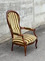 antiker Sessel im Louis XV Stil mit Veloursbezug
