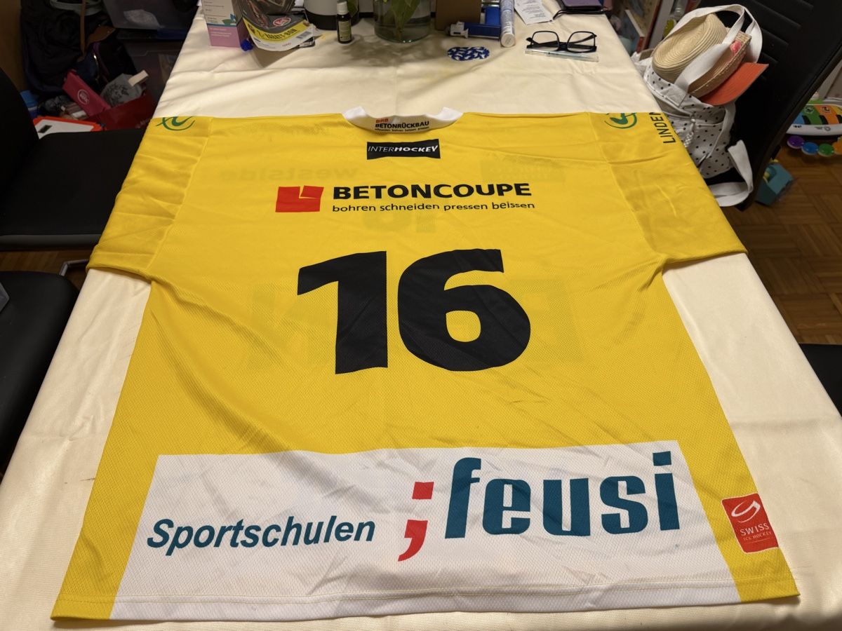 Gameworn Canottiere & Pantaloni: SC Bern Gameworntrikot Junioren Nummer 16 Grösse XL – Usato da Suhr venduto da Oppel 1