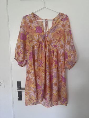 Sommerliches Blumenkleid, Grösse XS passt aber auch gut S