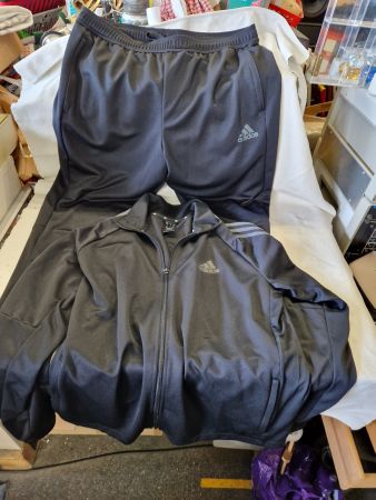 Adidas Trainer Trainings Anzug Grösse US XL / UK 48-50 D10