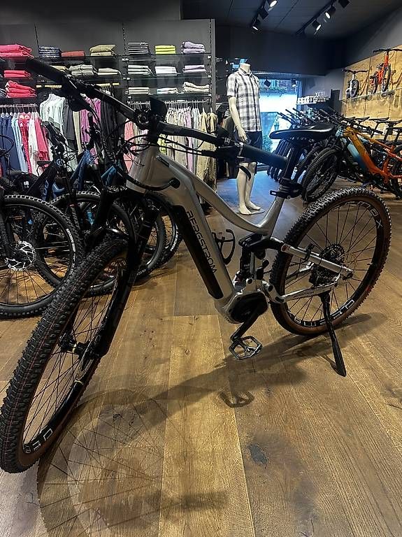 Bergstrom Biciclette: Bergstrom eMTB Fully XCV 869 – Usato da Klosters venduto da jofin 1