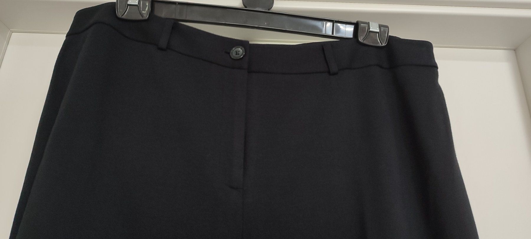 Hosen: Pantalon stretch noir – Neu (gemäss Beschreibung) aus St-Cergue von Neviana 4