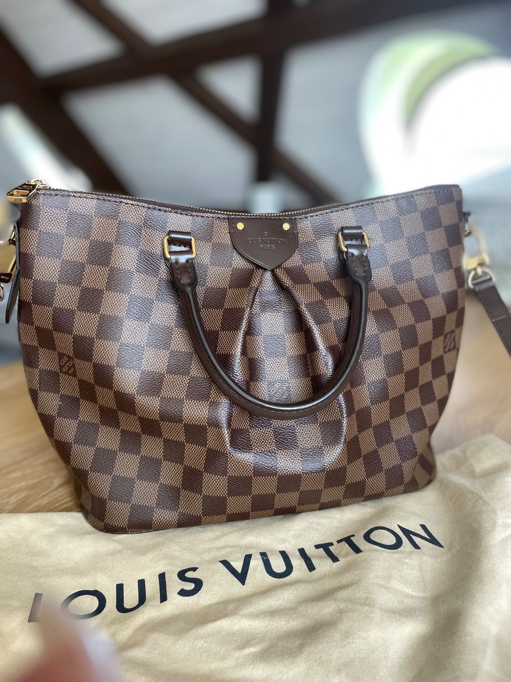 Louis Vuitton Taschen für Damen: LOUIS VUITTON Siena Handtasche braun – Gebraucht aus Hinwil von Bbudget