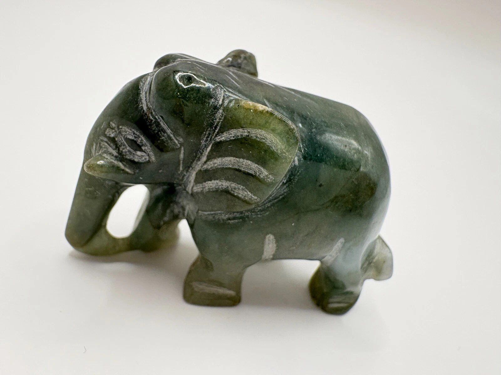Statuette: Éléphant sculpté pierre verte type jade / Elefant Jade-Typ – Usato da Prilly venduto da mqlr_42 3