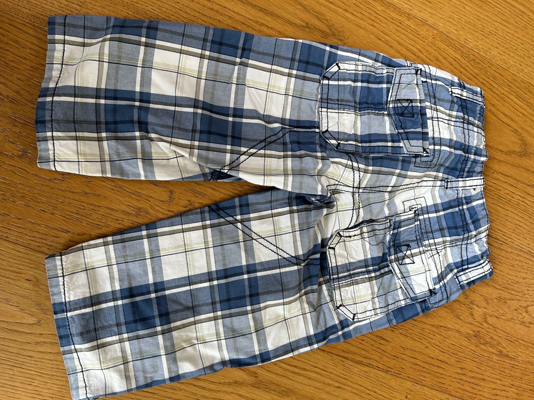 Pantaloni: 2 Shorts Gr. 98/104 – Usato da Rothrist venduto da szc_9dg5 7