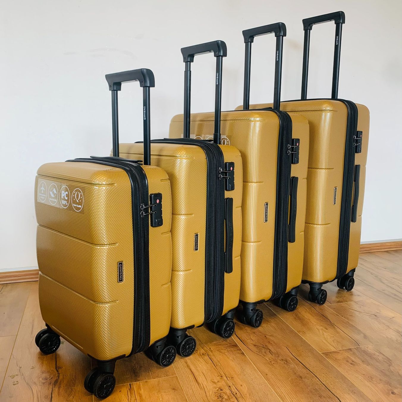 Valigie: 4 teiliges Koffer Polycarbonat gateBAG BUNDLE GOLD NEU – Nuovo e nell'imballaggio originale da Bergdietikon venduto da shopAgent 2
