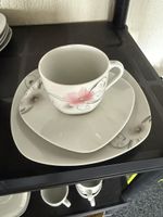 Kaffeeservice 15-teilig mit Blumenmuster quadratisch