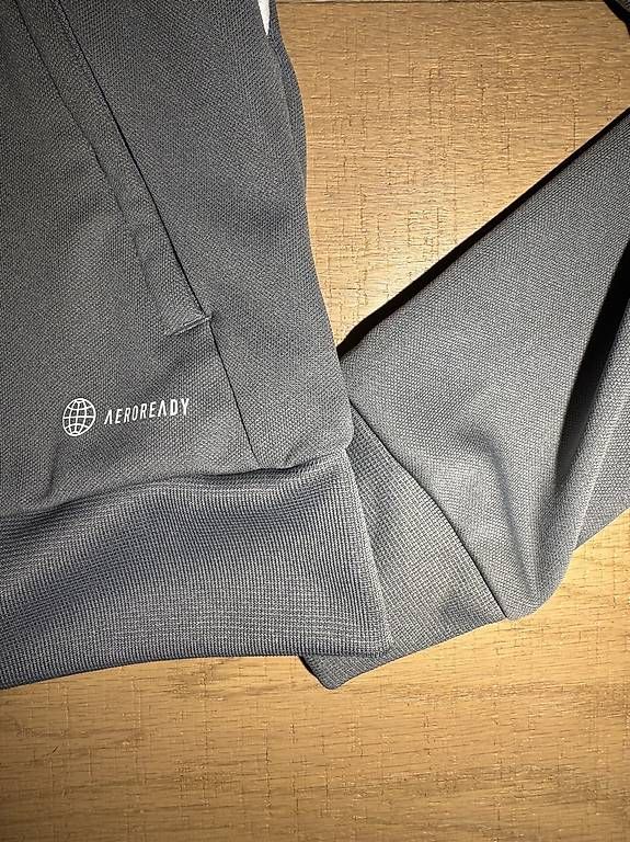 Adidas Giacche: Adidas jacket grise – Usato da Fully venduto da Luca_J.F. 2