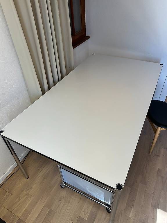 USM Schreibtische: Bureau USM Haller en stratifié gris perle // Ref. AY0426 – Gebraucht aus Ravoire von ARKY_s 2